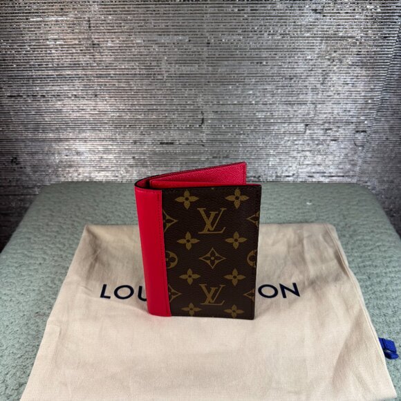 Louis Vuitton Pasport/Card Holder - Picture 3 of 8